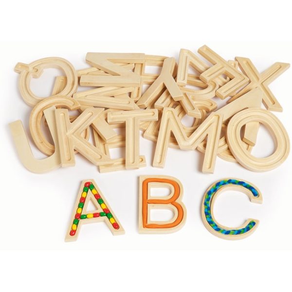 Alphabet majuscule script en bois