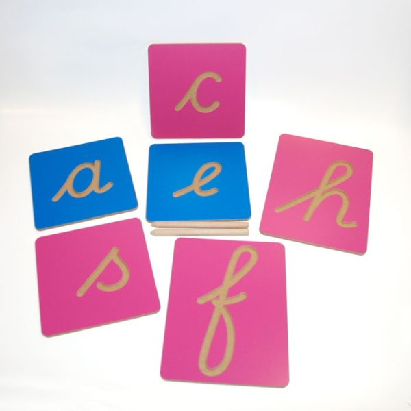 Lettres creusées cursives minuscules